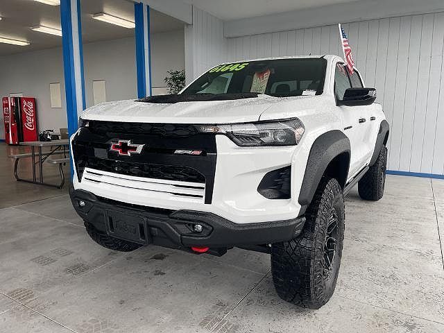 2025 CHEVROLET Colorado