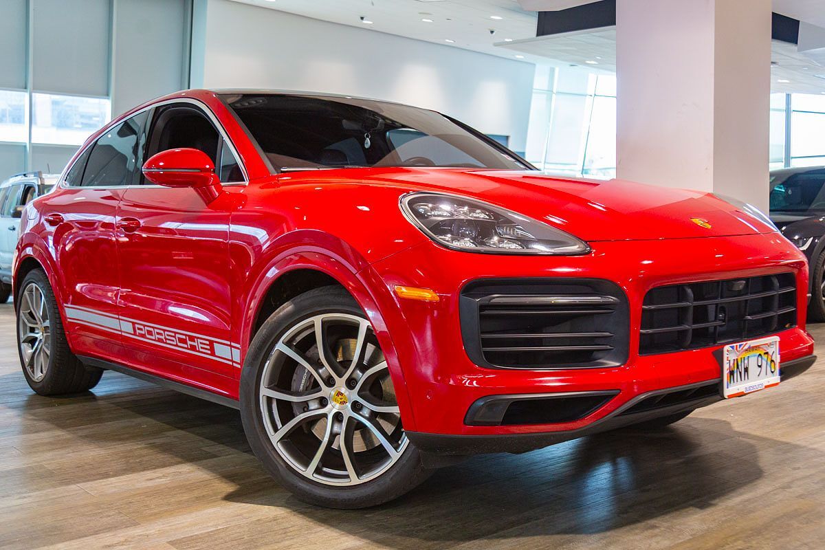 2022 PORSCHE Cayenne