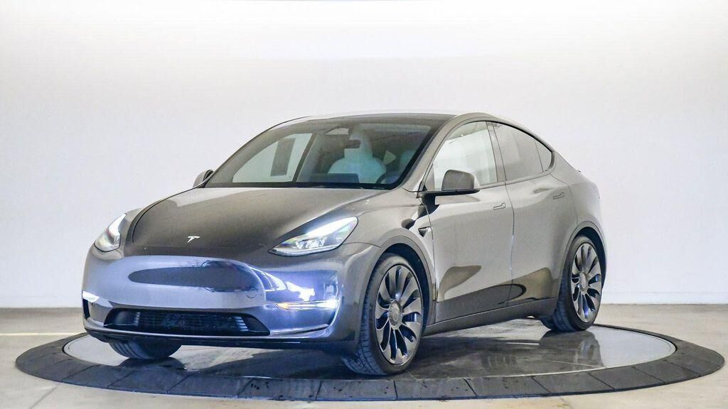 2024 TESLA Model Y