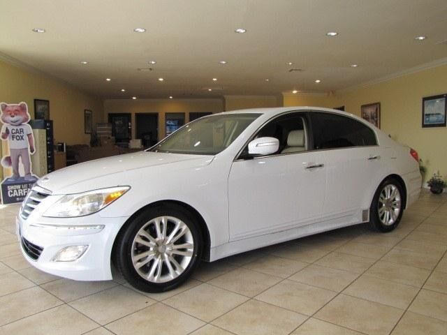 2014 HYUNDAI Genesis