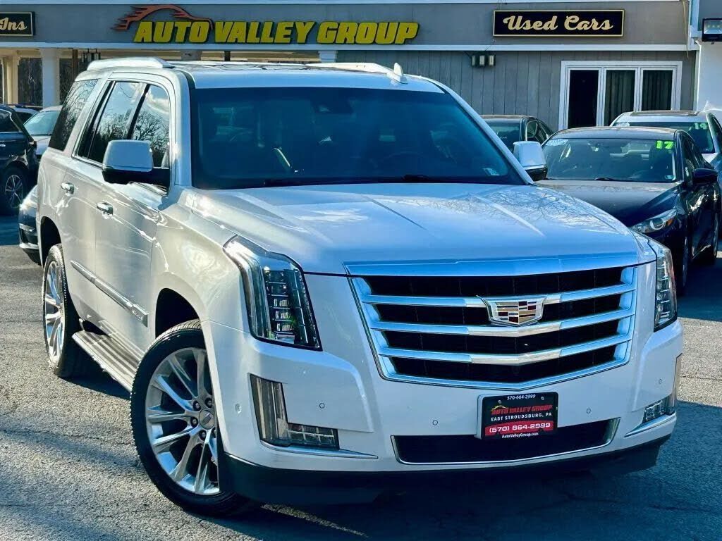 2017 CADILLAC Escalade