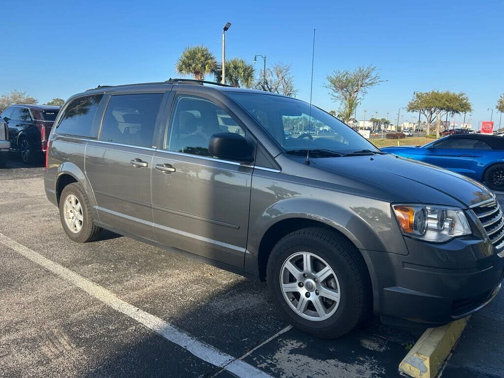 2010 CHRYSLER Town and Country
