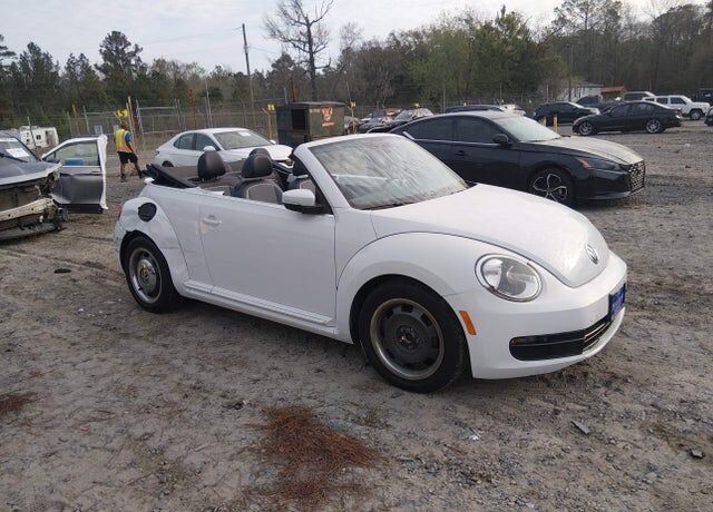 2016 VOLKSWAGEN Beetle