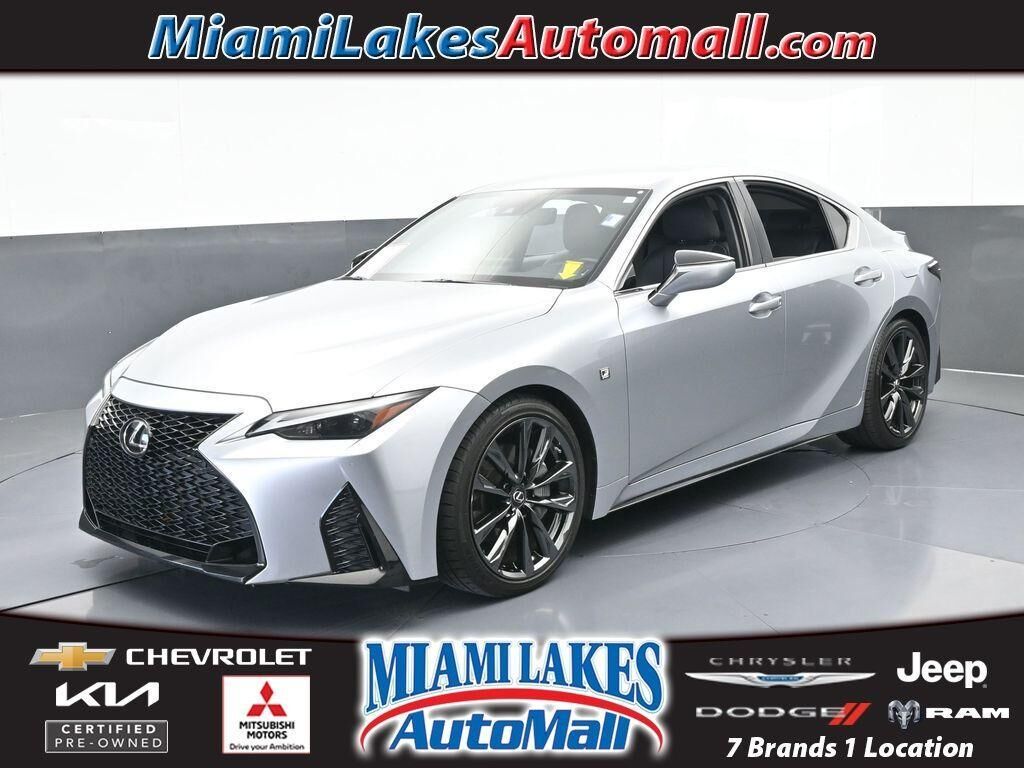 2021 LEXUS IS