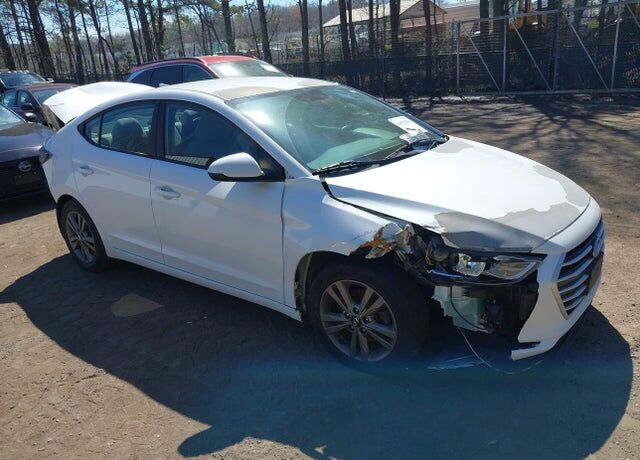 2017 HYUNDAI Elantra