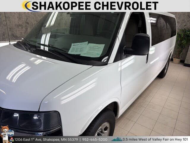 2017 CHEVROLET Express