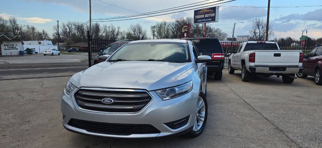 2014 FORD Taurus