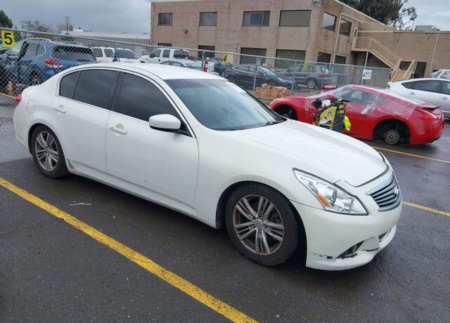 2011 INFINITI G37