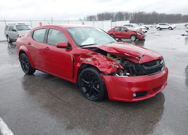 2013 DODGE Avenger