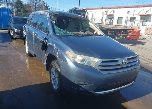 2013 TOYOTA Highlander