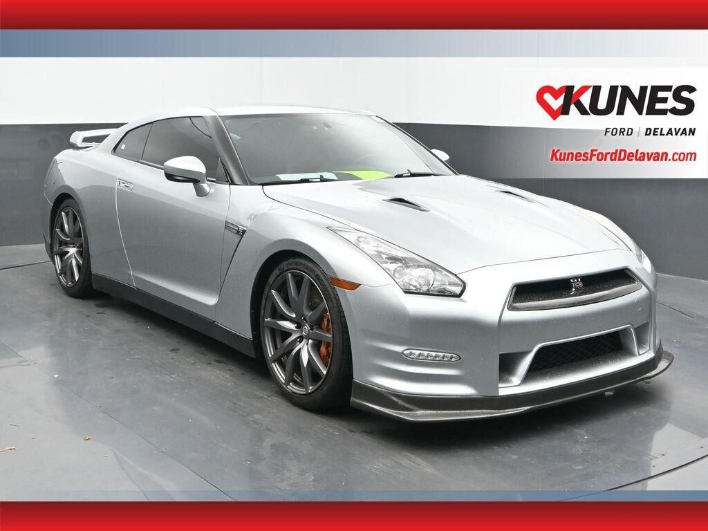 2012 NISSAN GT-R