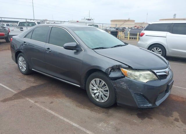2013 TOYOTA Camry