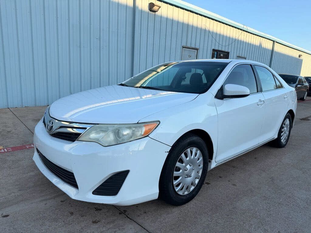2013 TOYOTA Camry
