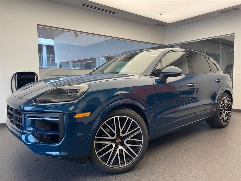 2026 PORSCHE Cayenne
