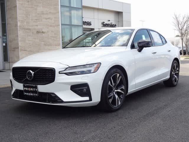 2024 VOLVO S60