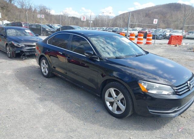 2013 VOLKSWAGEN Passat