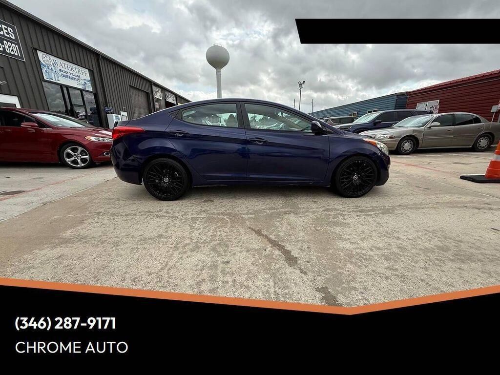 2013 HYUNDAI Elantra