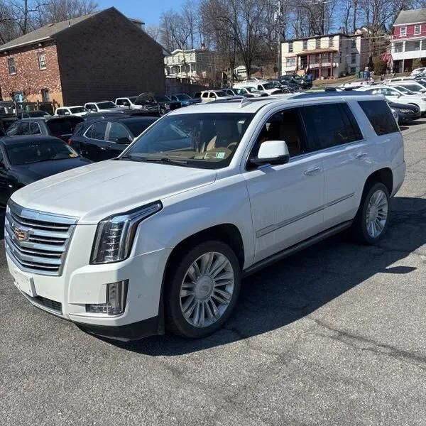 2017 CADILLAC Escalade