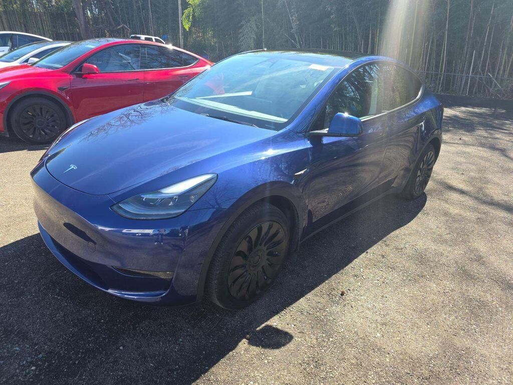 2023 TESLA Model Y