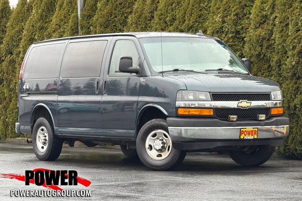2020 CHEVROLET Express
