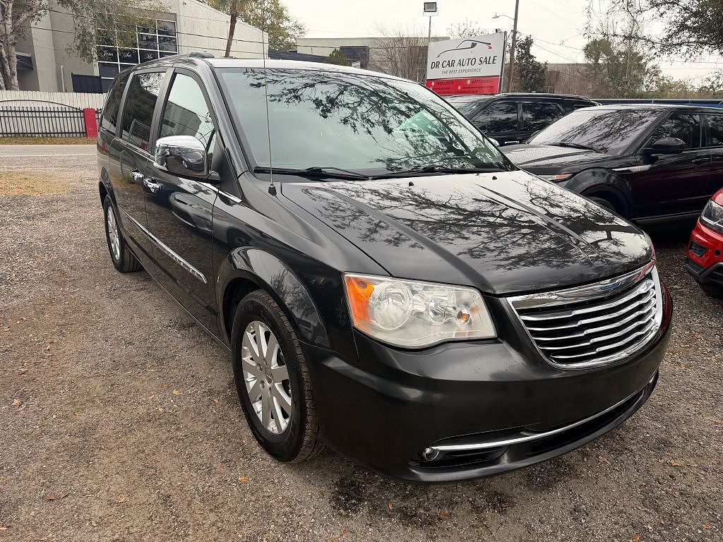 2012 CHRYSLER Town and Country