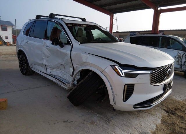 2025 VOLVO XC90