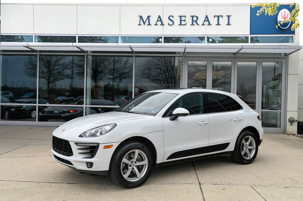 2018 PORSCHE Macan