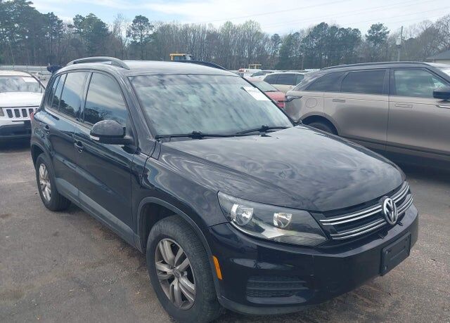 2017 VOLKSWAGEN Tiguan