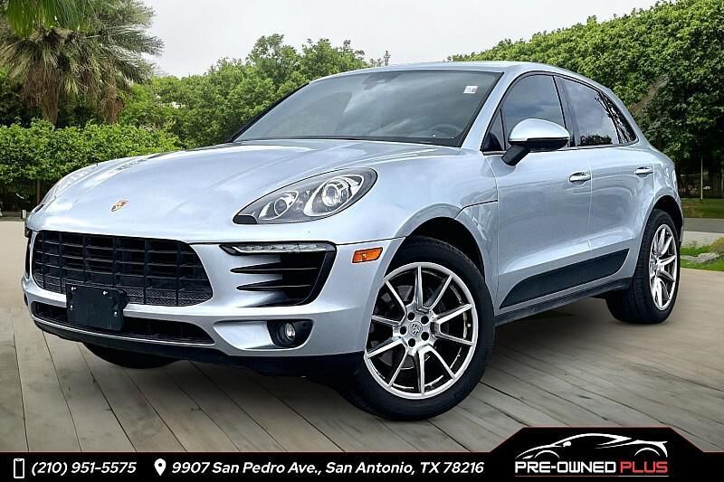 2017 PORSCHE Macan