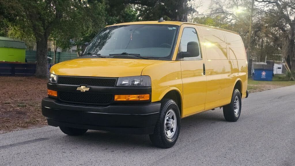 2022 CHEVROLET Express
