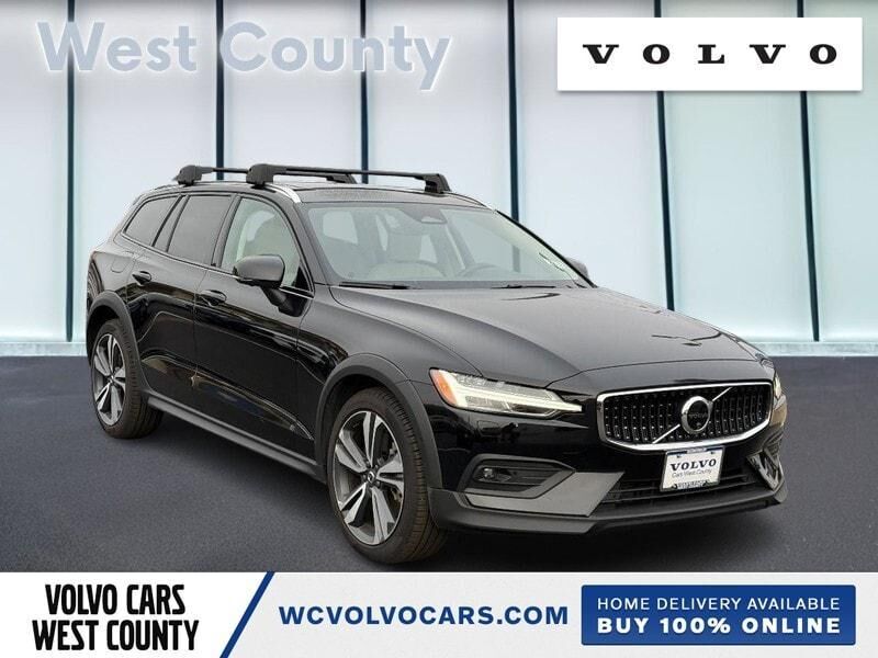 2026 VOLVO V60CC