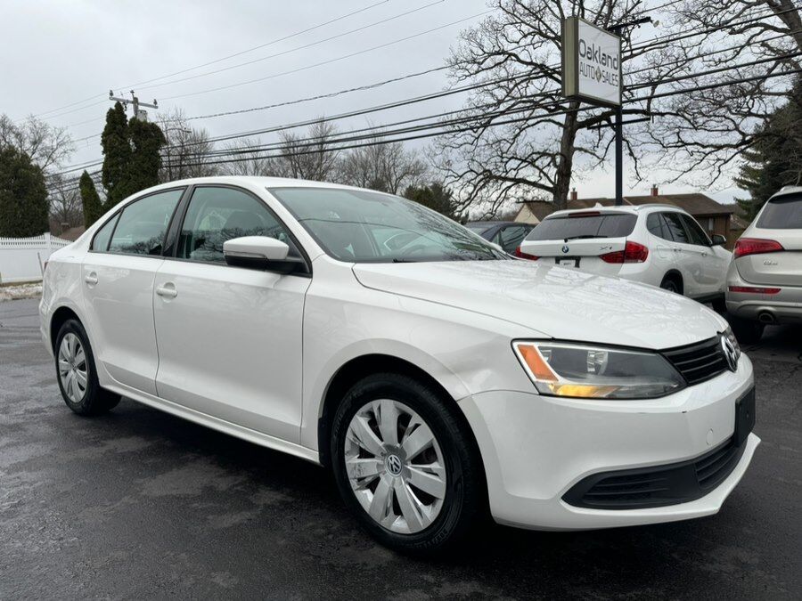 2011 VOLKSWAGEN Jetta
