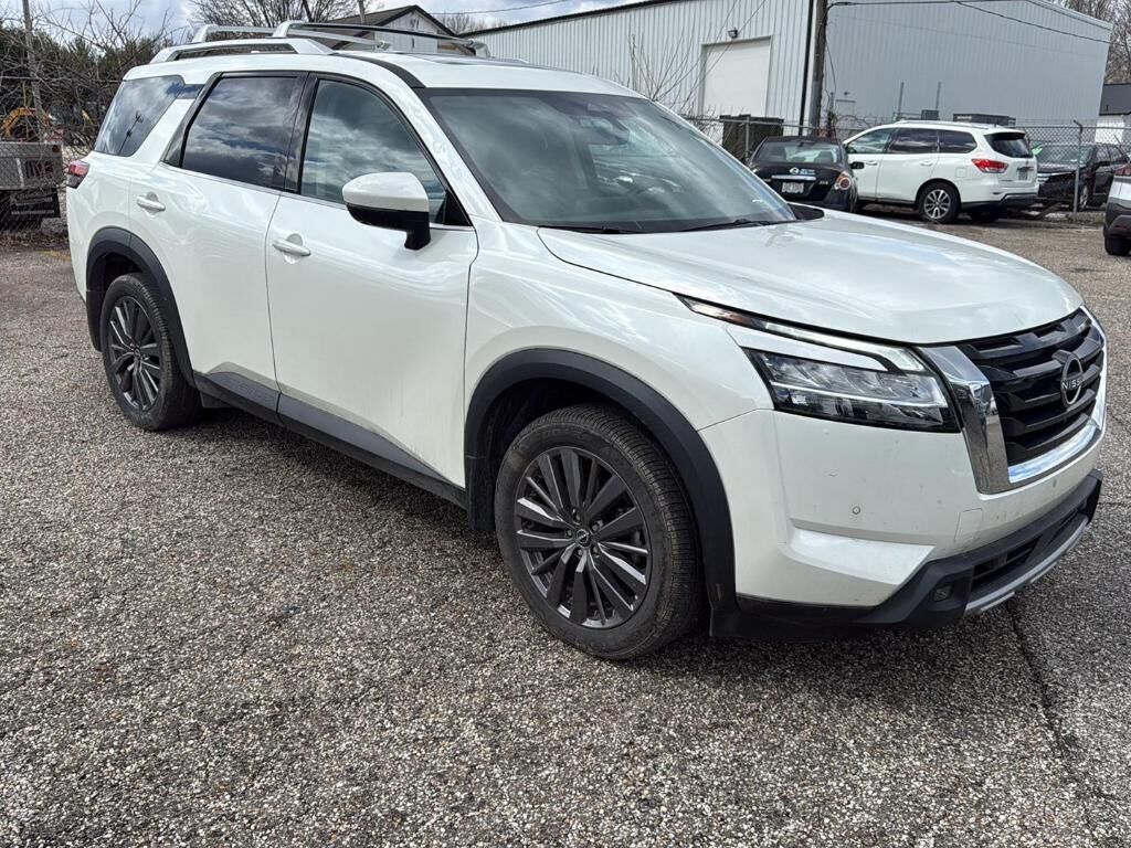 2023 NISSAN Pathfinder
