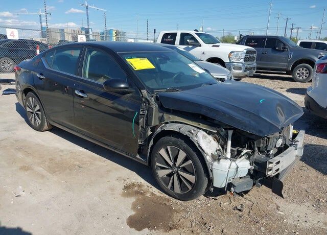 2021 NISSAN Altima