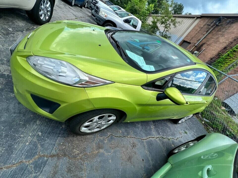 2011 FORD Fiesta