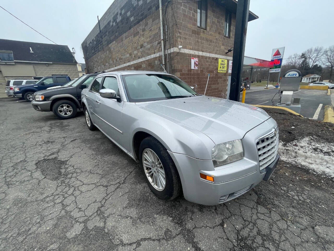 2010 CHRYSLER 300