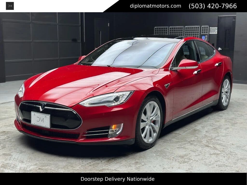 2015 TESLA Model S