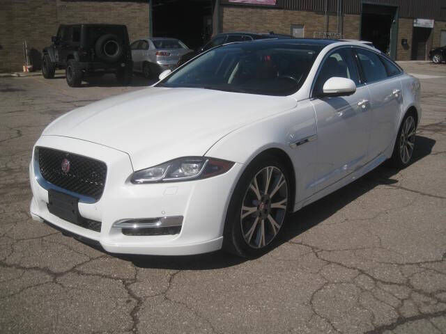 2017 JAGUAR XJ