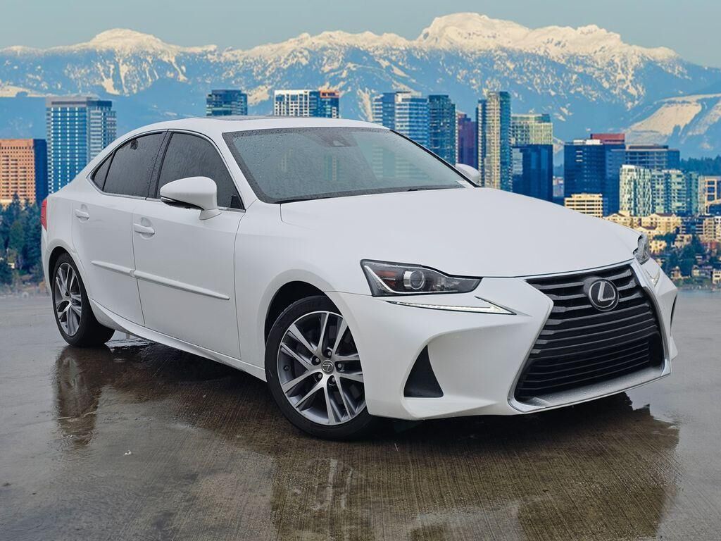2019 LEXUS IS