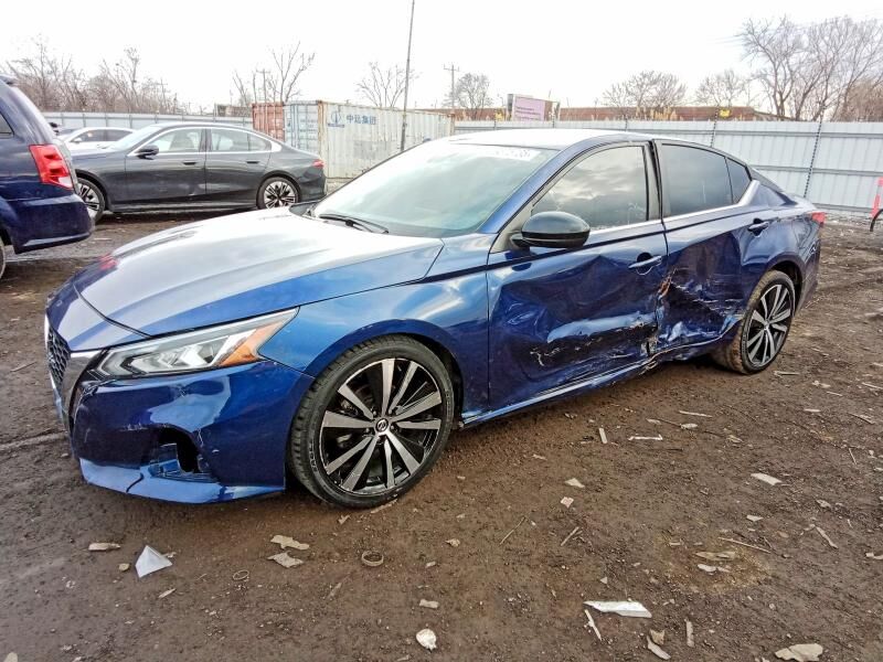 2022 NISSAN Altima