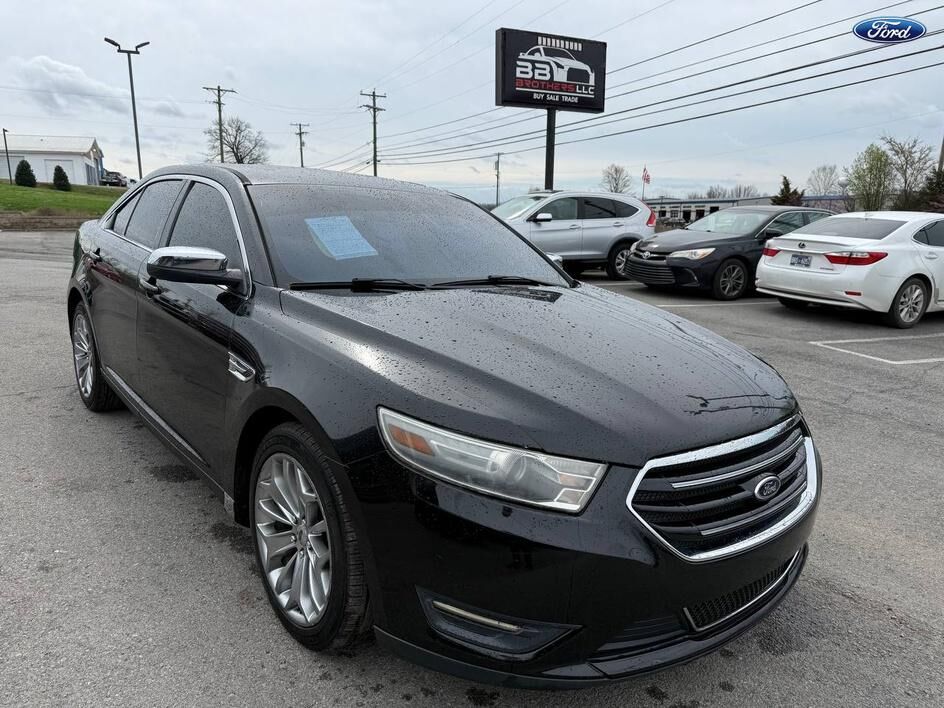 2013 FORD Taurus