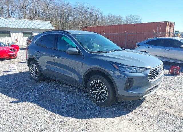 2024 FORD Escape