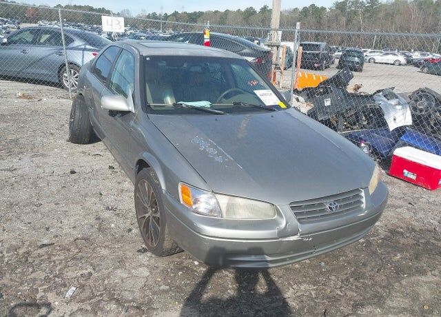 1999 TOYOTA Camry