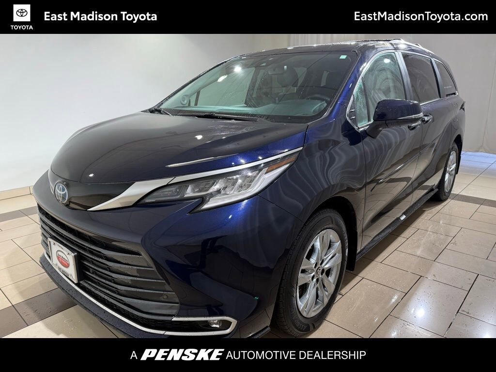 2024 TOYOTA Sienna