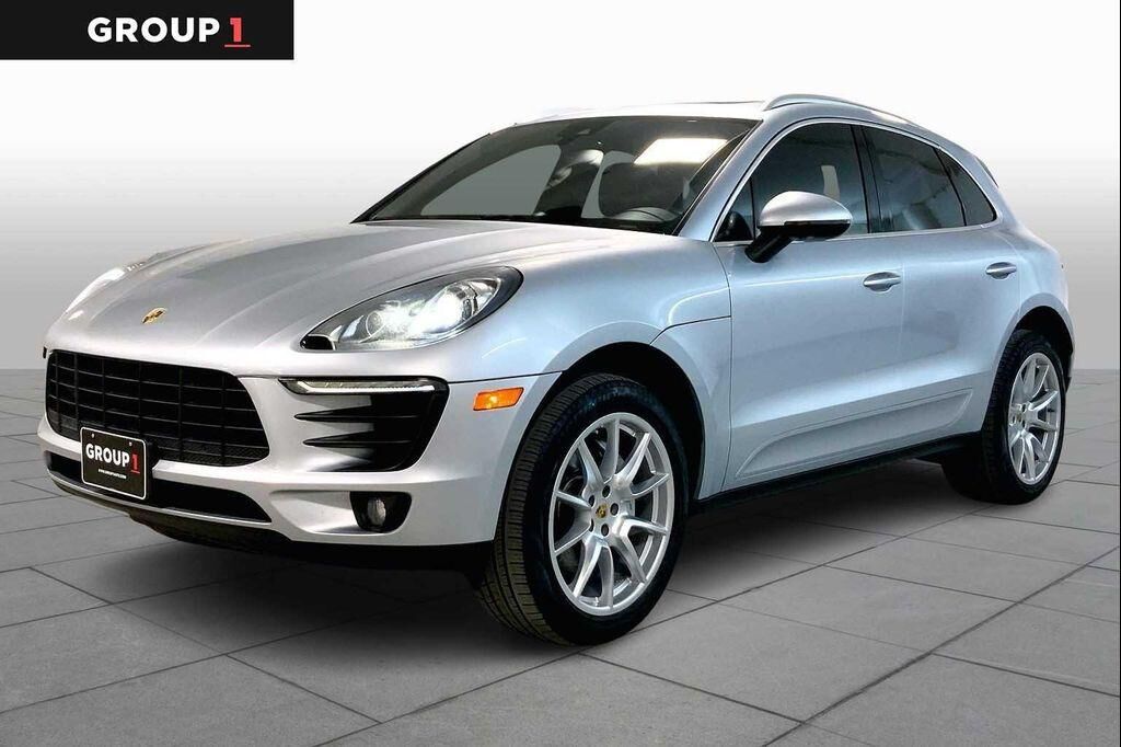 2017 PORSCHE Macan