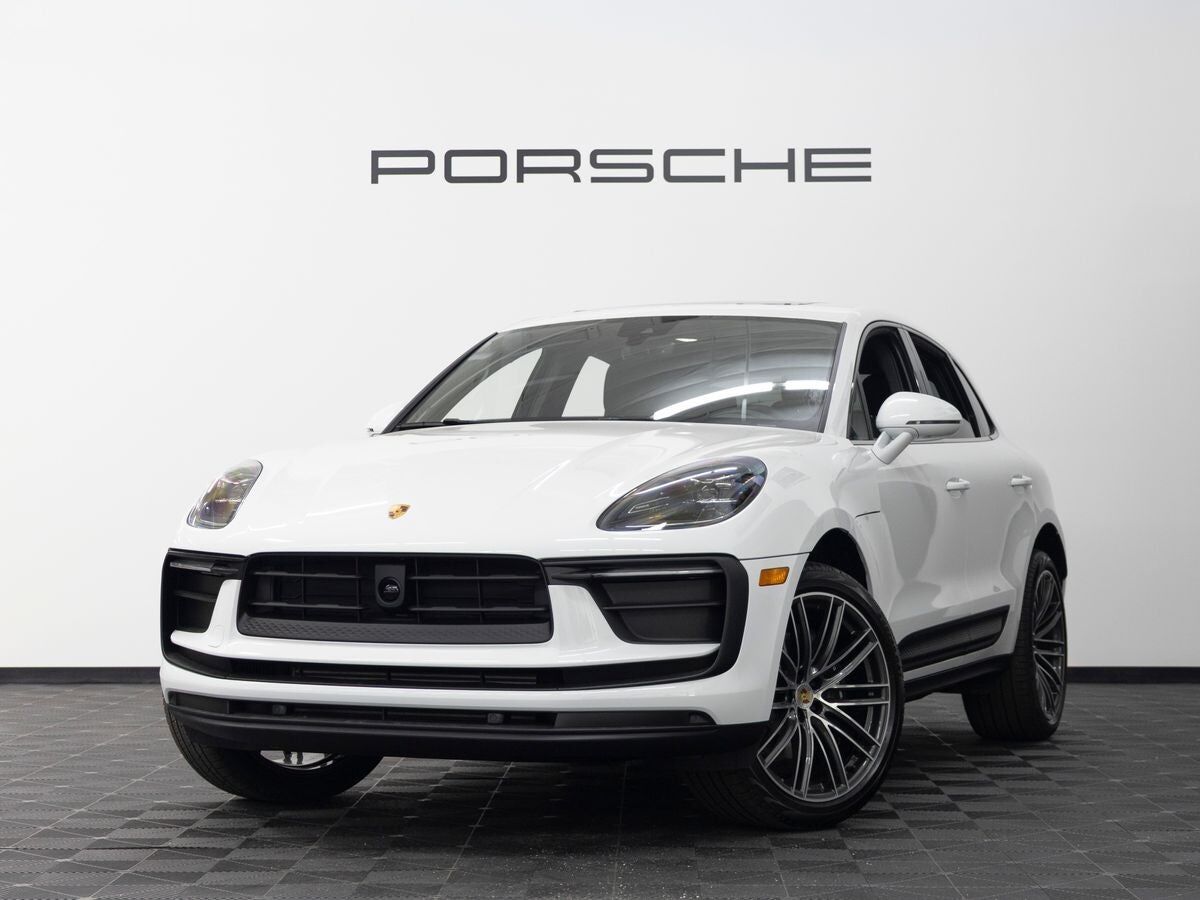 2026 PORSCHE Macan