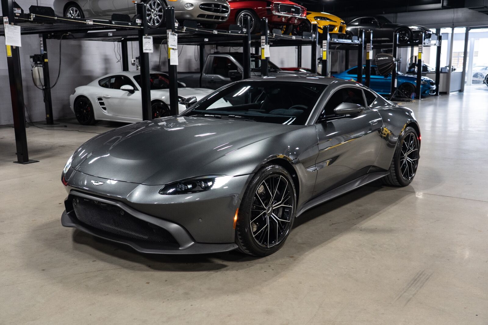 2021 ASTON MARTIN Vantage
