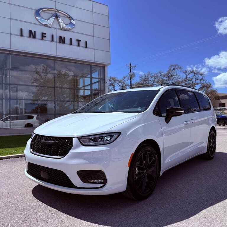 2025 CHRYSLER Pacifica