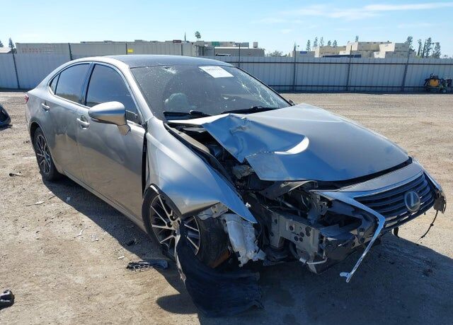 2016 LEXUS ES