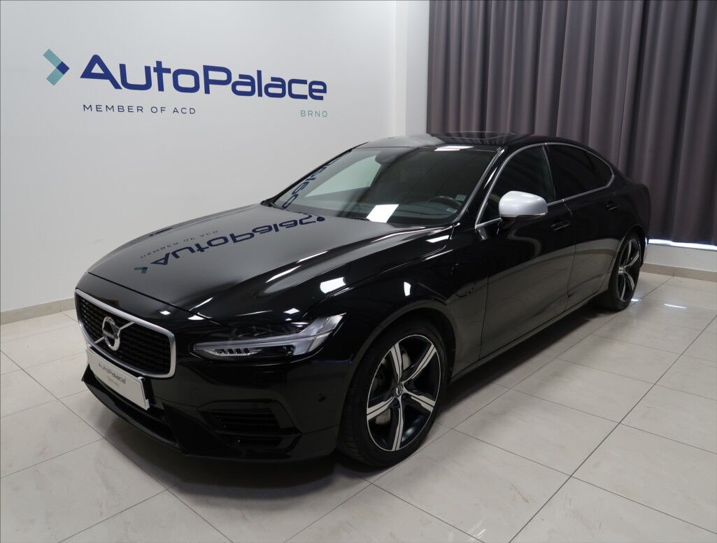 2018 VOLVO S90